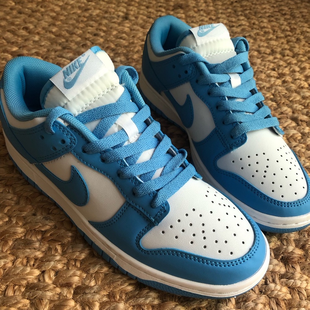 New: Nike Dunk Low Retro. University Blue. Size 7
Style DD1391-102